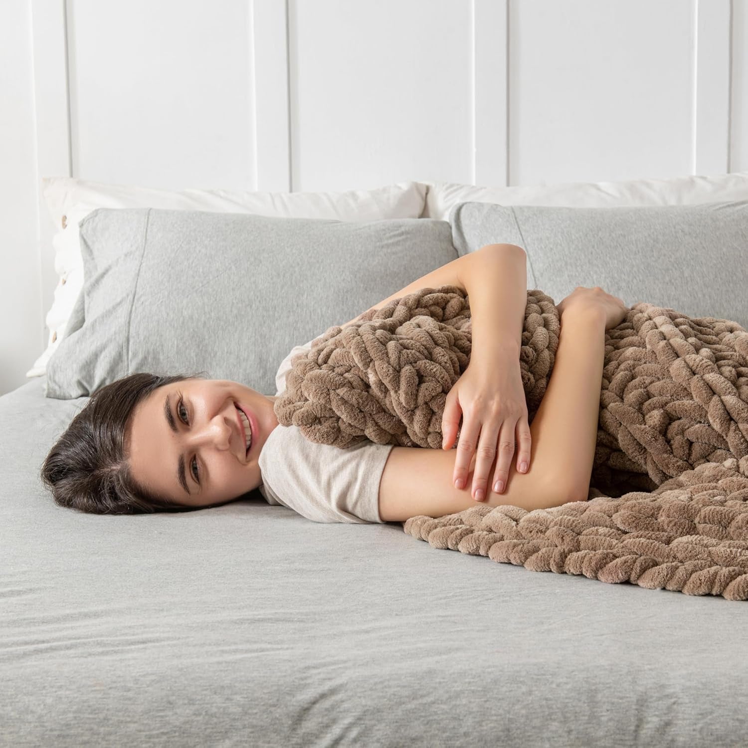 Handcrafted 15 lb Soft Knitted Weighted Blanket, 48" x 72" Breathable Chunky Knit Gravity Blanket, Ideal Home Decor for Sofa, Couch, and Bed, Brown