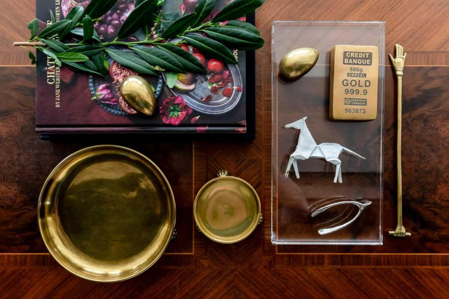 Elegant Gold Clawfoot Round Dish - Perfect for Home Decor, Candles, Jewelry, Perfume, Cosmetics, and Coffee Table Styling