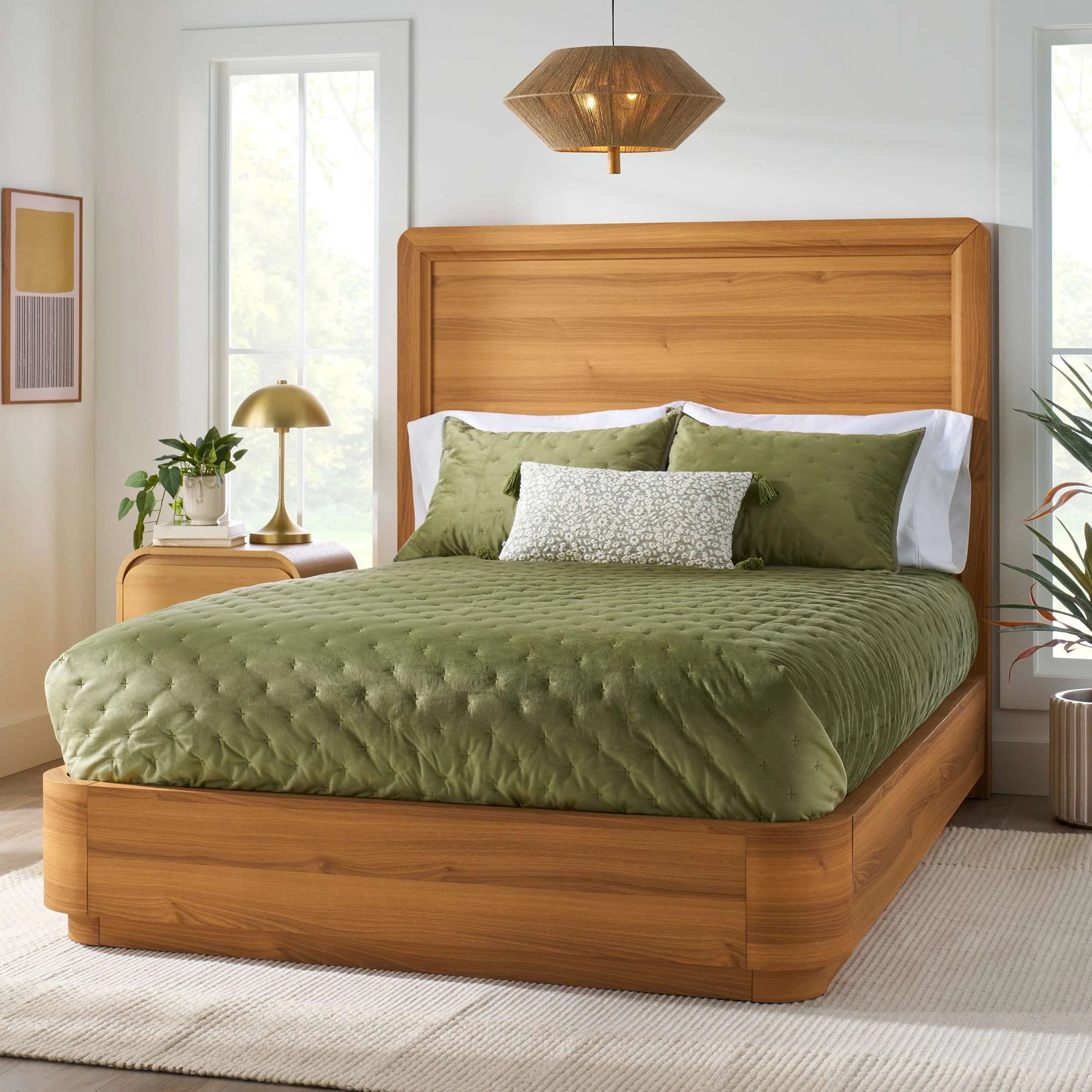 Elegant Honey Brown Queen Curved Wood Platform Bed - Juliet Collection